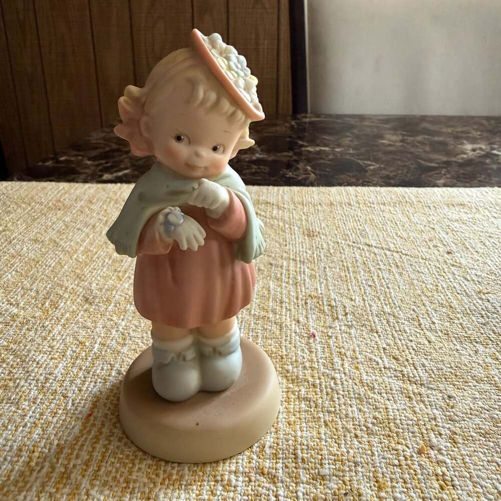 Enesco Memories of Yesterday Time To Celebrate Figurine S0005